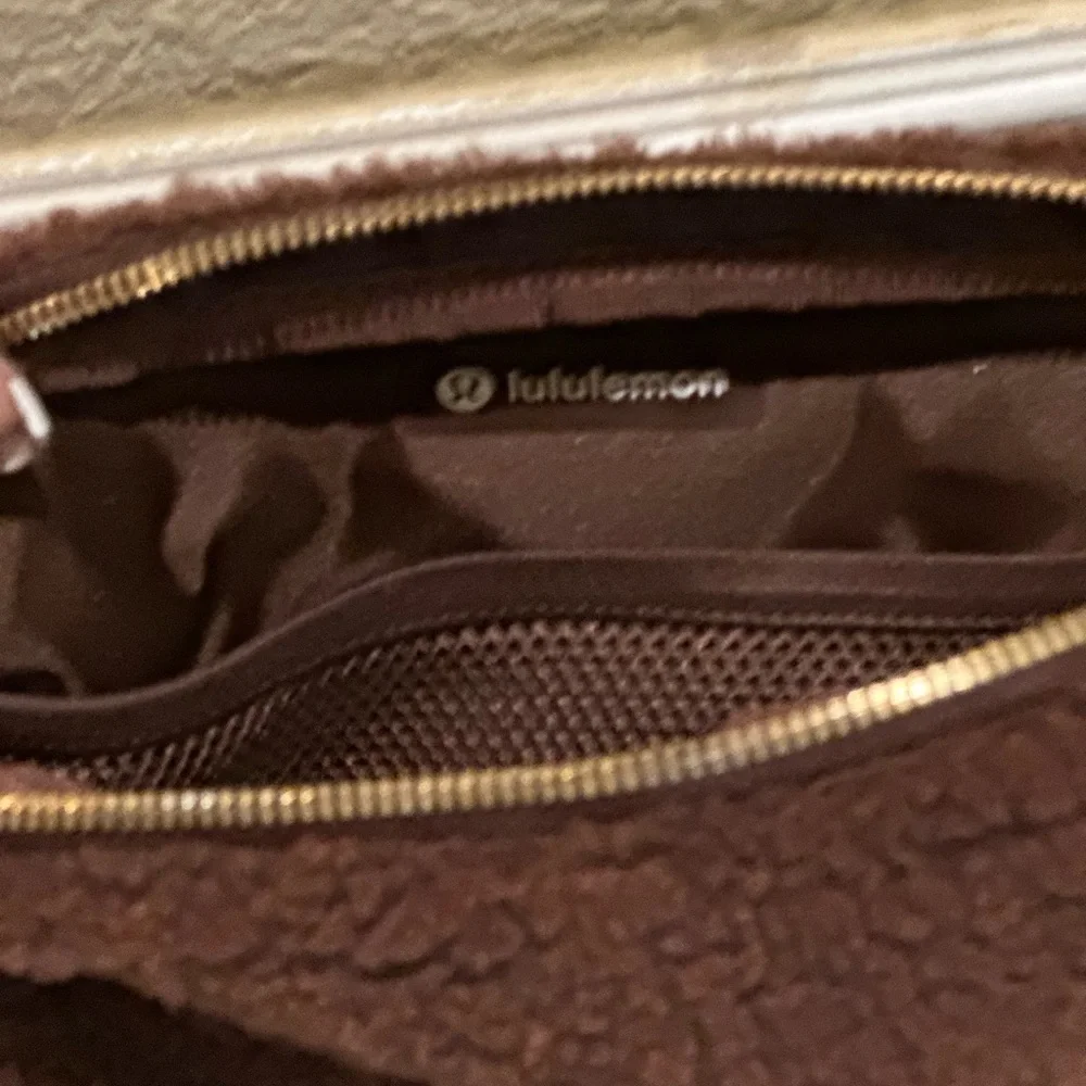 Lululemon Chocolate Fleece Pouch - Picture 4 of 8